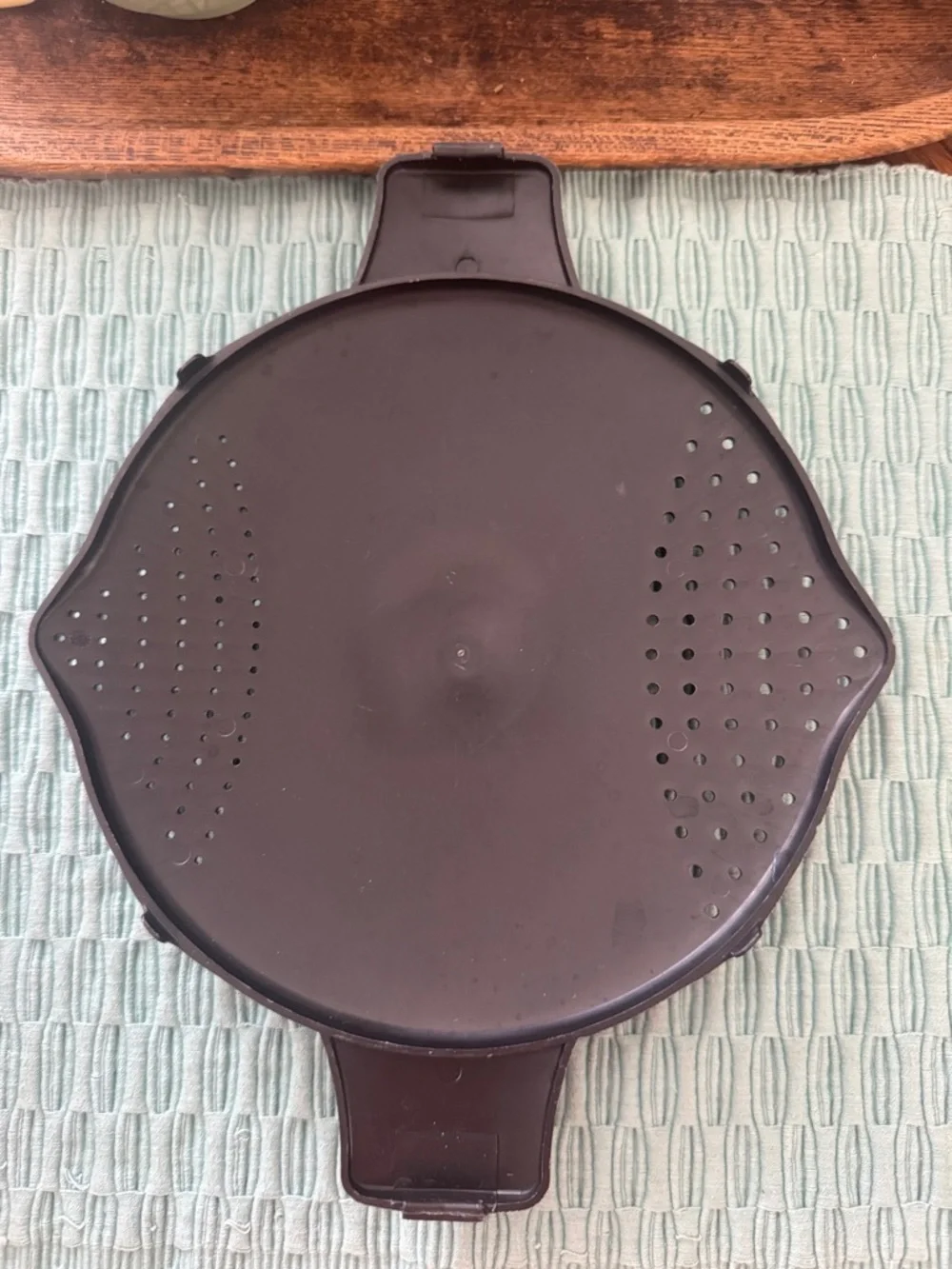 Pampered Chef Black Micro Cooker Large Microwave Steamer Strainer 2 Quart 2778